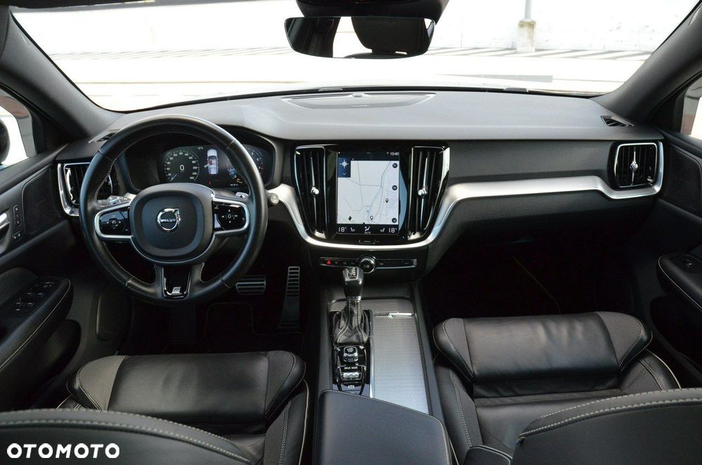Volvo V60 T6 AWD Geartronic R-Design - 23