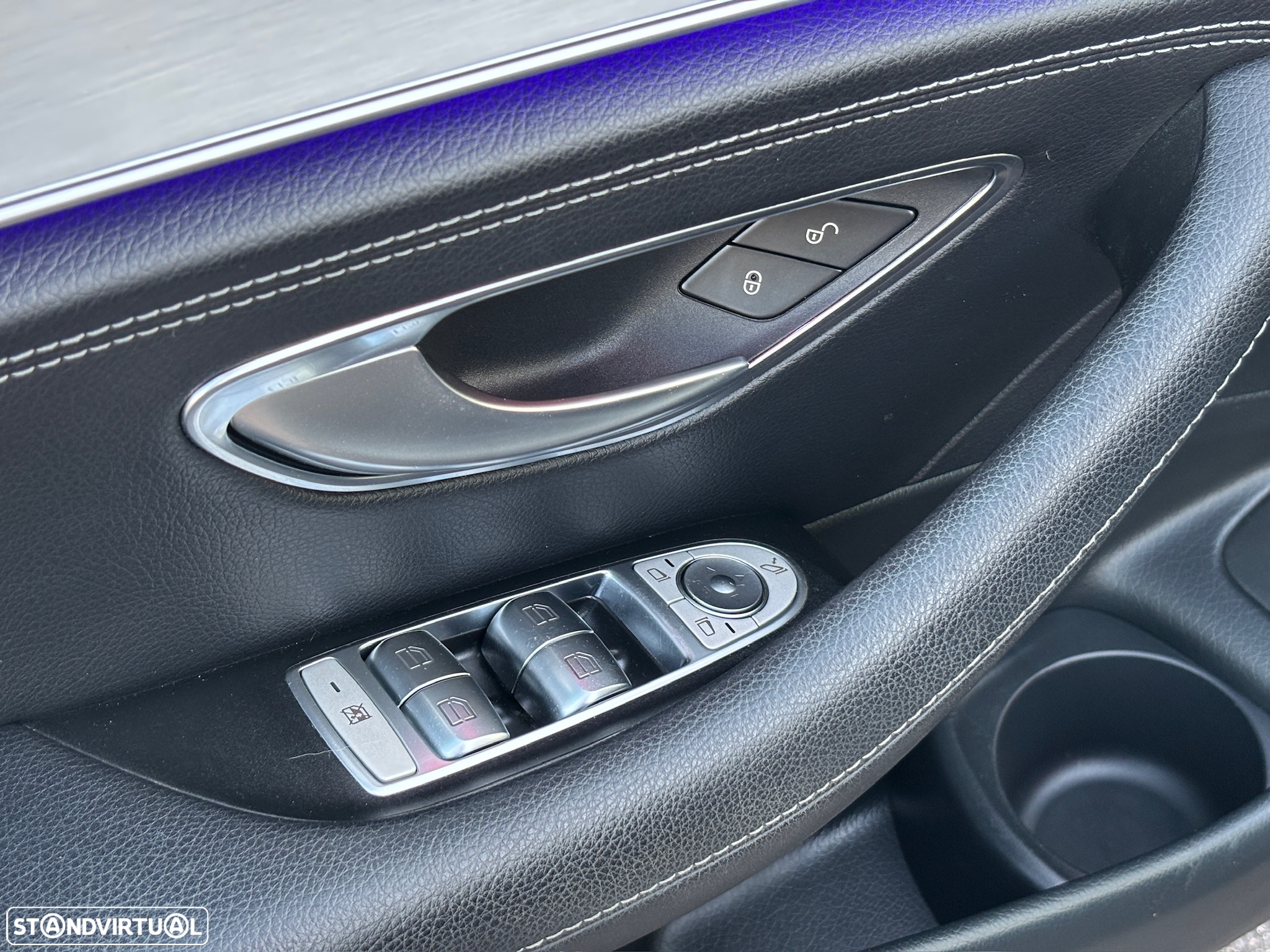 Mercedes-Benz E 300 de AMG Line - 13
