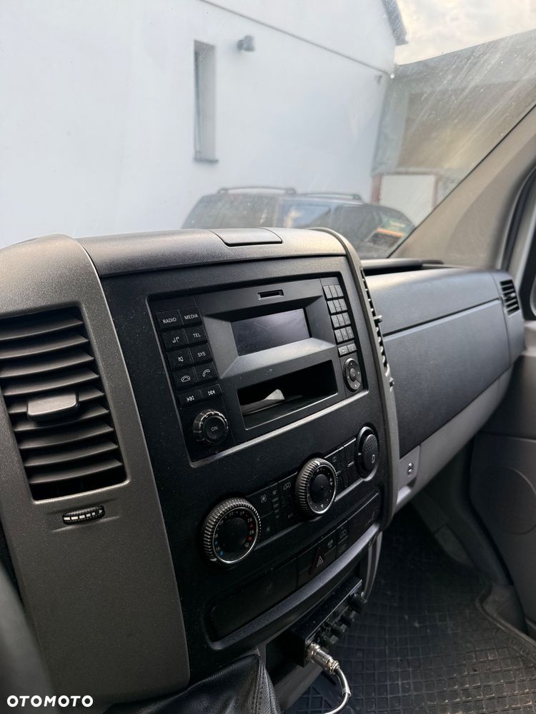 Mercedes-Benz Sprinter - 10