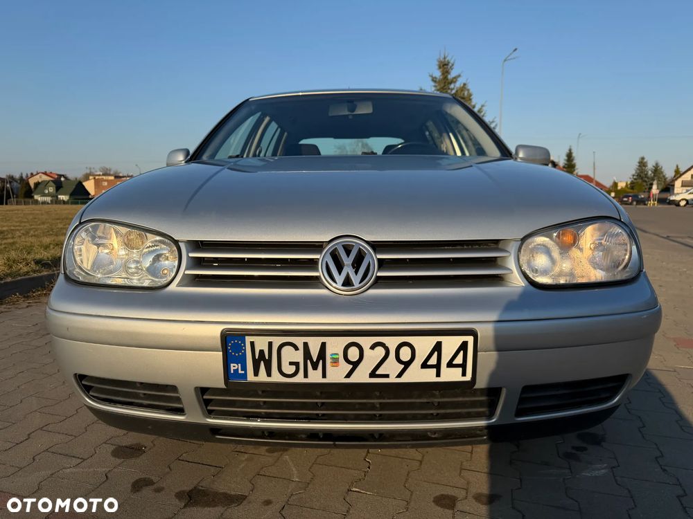 Volkswagen Golf - 6
