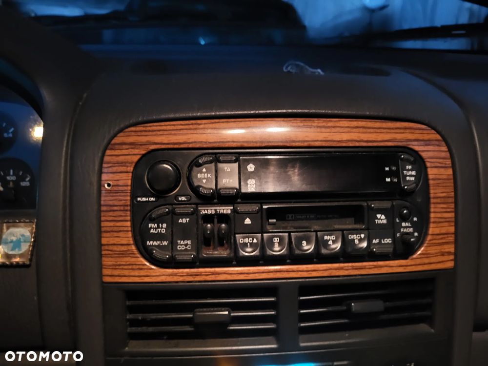 Jeep Grand Cherokee - 20