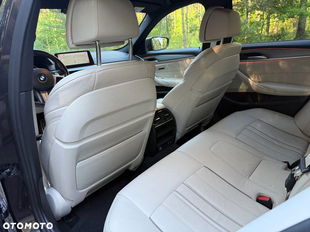 BMW Seria 5 530i xDrive M Sport sport - 17