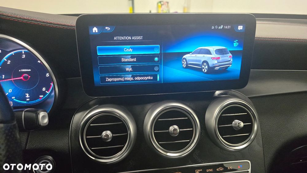 Mercedes-Benz GLC 300 d 4Matic 9G-TRONIC AMG Line Plus - 29
