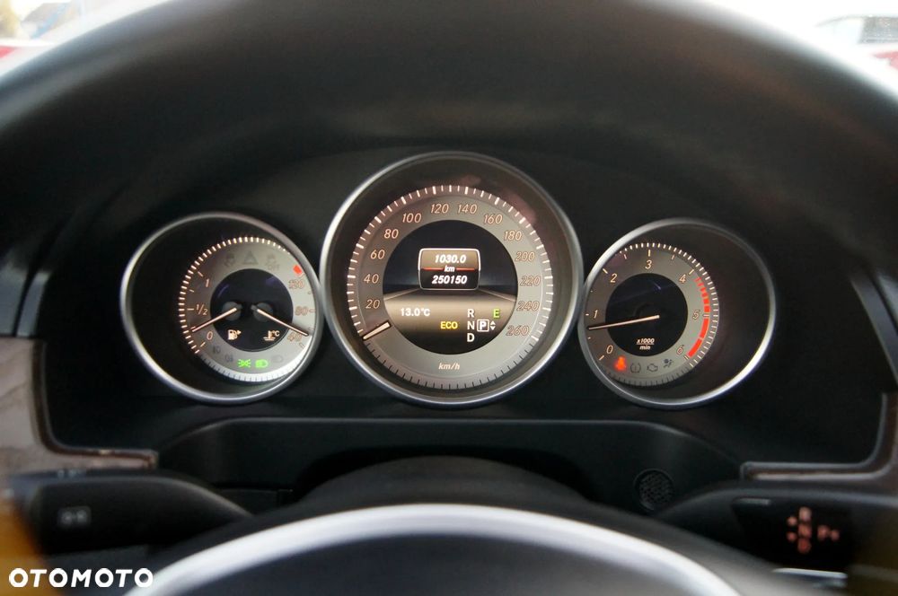 Mercedes-Benz Klasa E 350 BlueTEC 4Matic 7G-TRONIC - 17