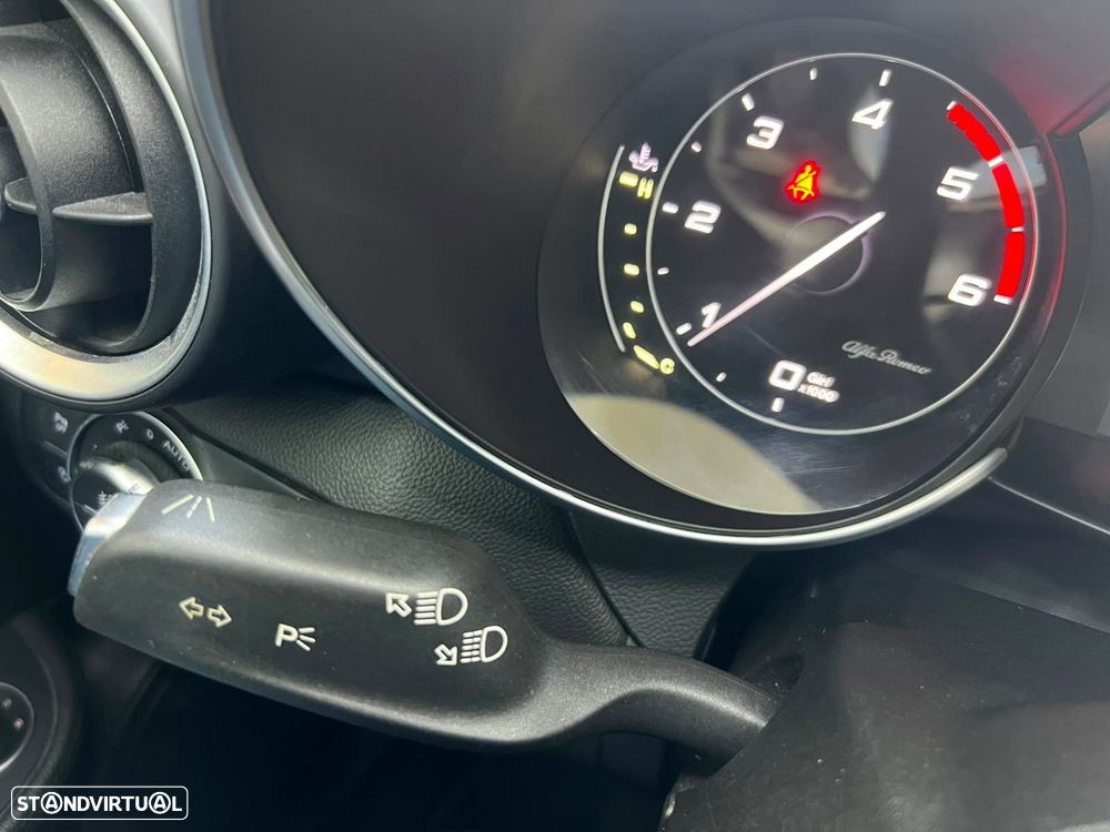 Alfa Romeo Giulia 2.2 D Super - 26