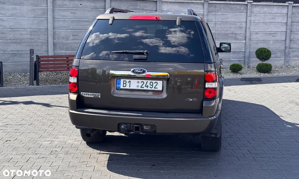 Ford Explorer 4.6 4WD - 17