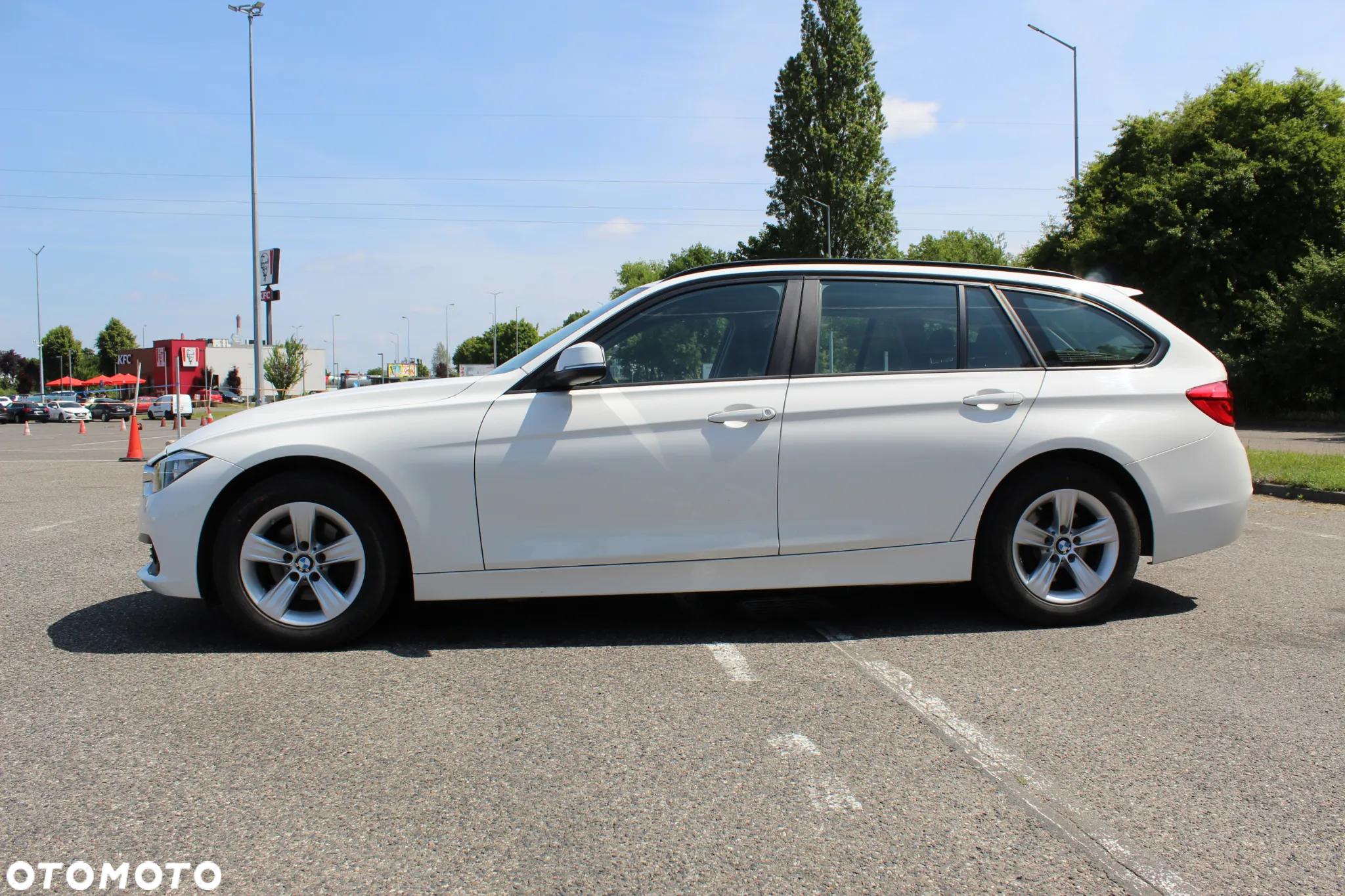 BMW Seria 3 318i - 9