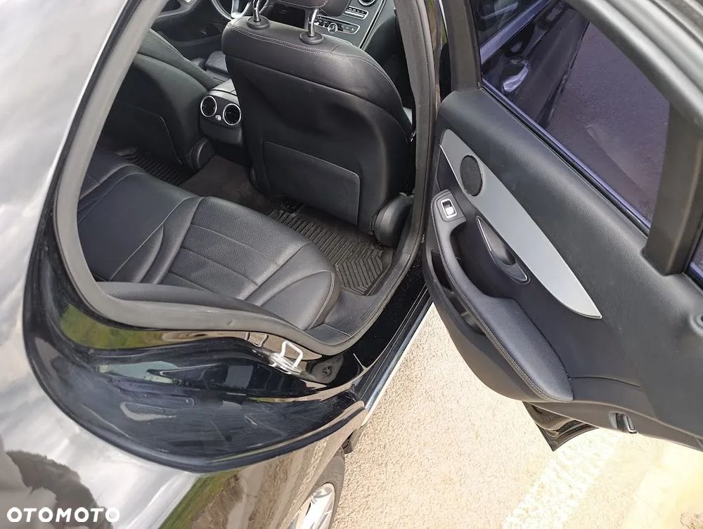 Mercedes-Benz Klasa C 300 9G-TRONIC - 12