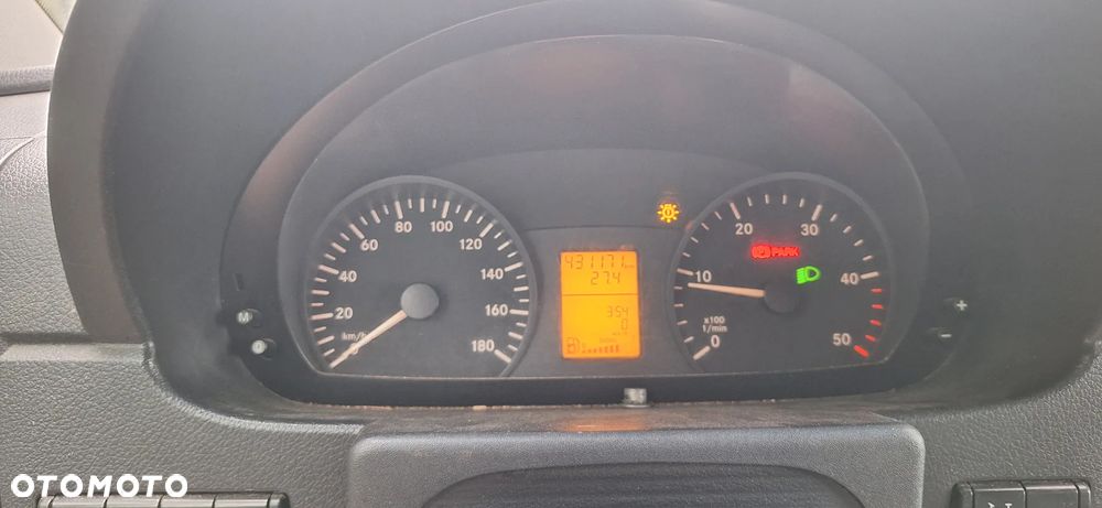 Mercedes-Benz Sprinter - 4