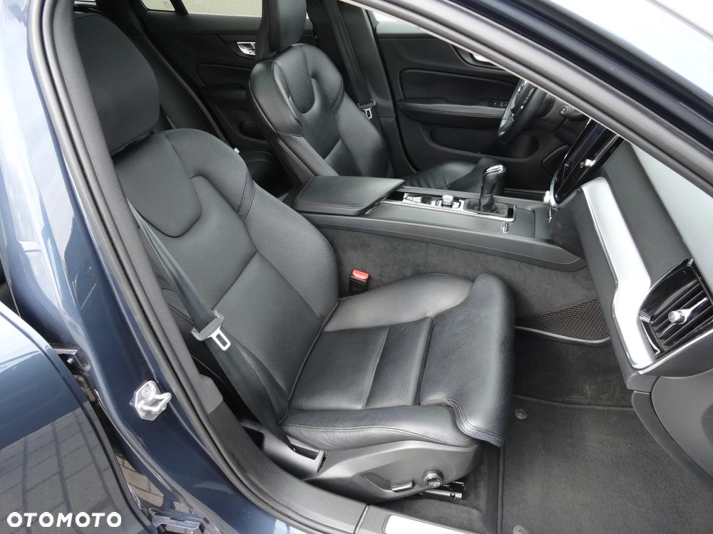 Volvo V60 D3 Drive-E Dynamic Edition (Momentum) - 11