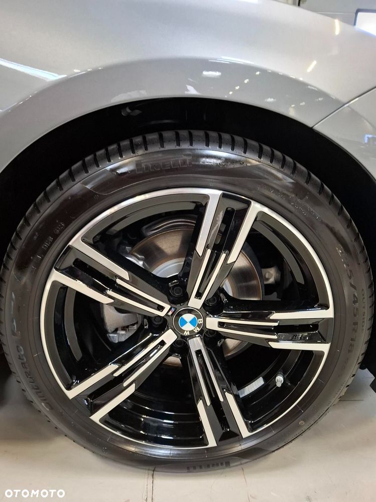 BMW Seria 3 318i - 15