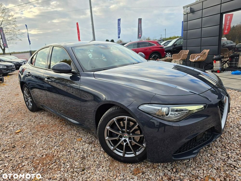 Alfa Romeo Giulia - 8