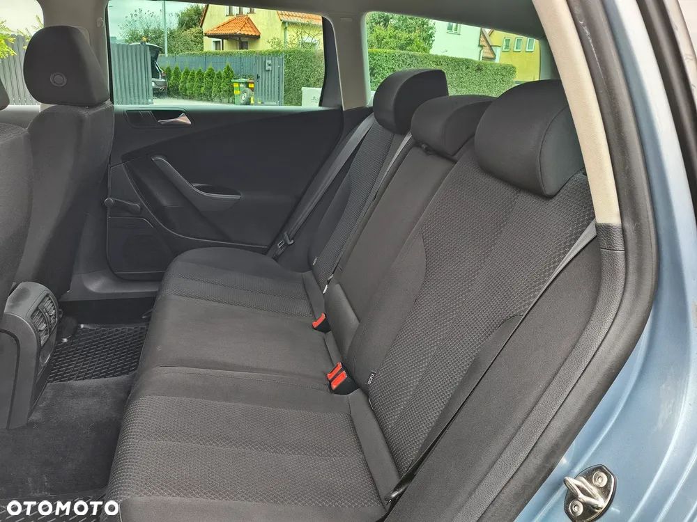 Volkswagen Passat 2.0 TDI DPF Comfortline - 29
