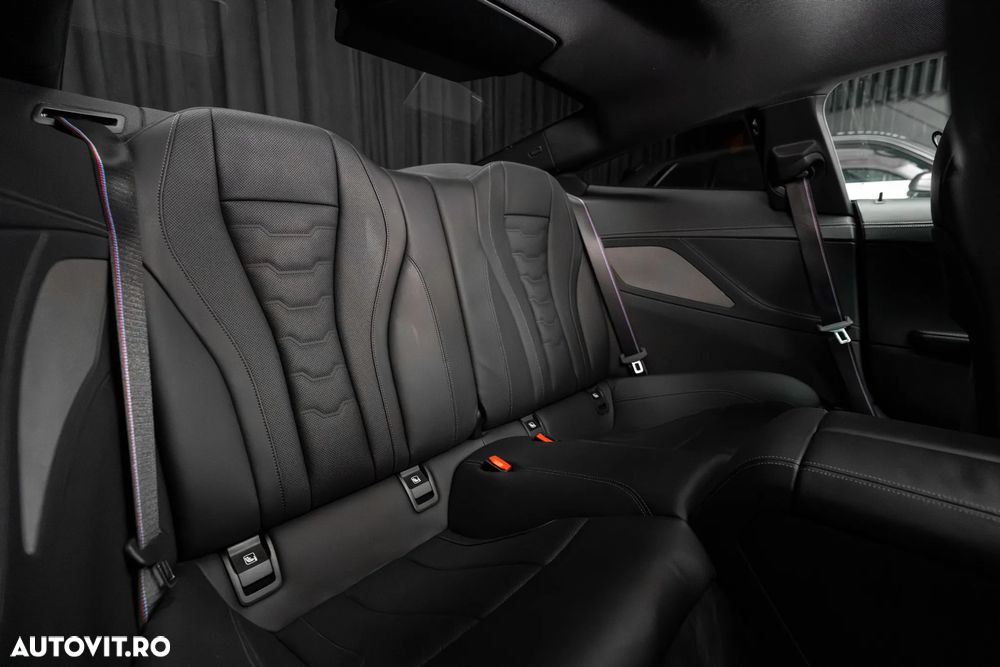 BMW M8 M850i xDrive - 31