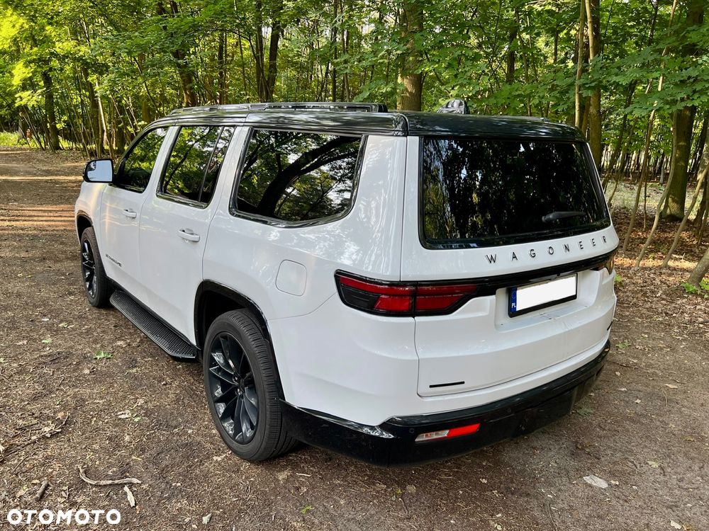 Jeep Wagoneer - 20