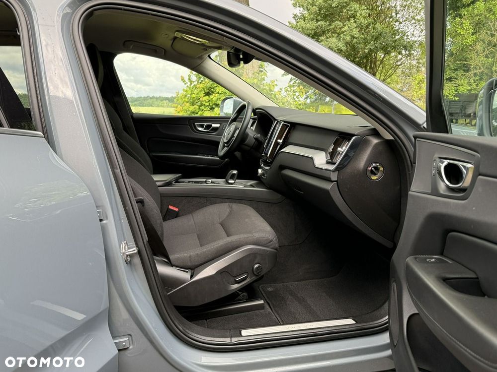 Volvo XC 60 B4 D Geartronic Momentum Pro - 28