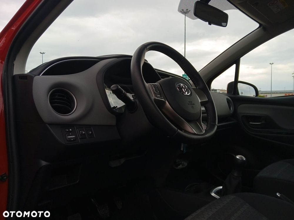 Toyota Yaris 1.0 Active EU6 - 19