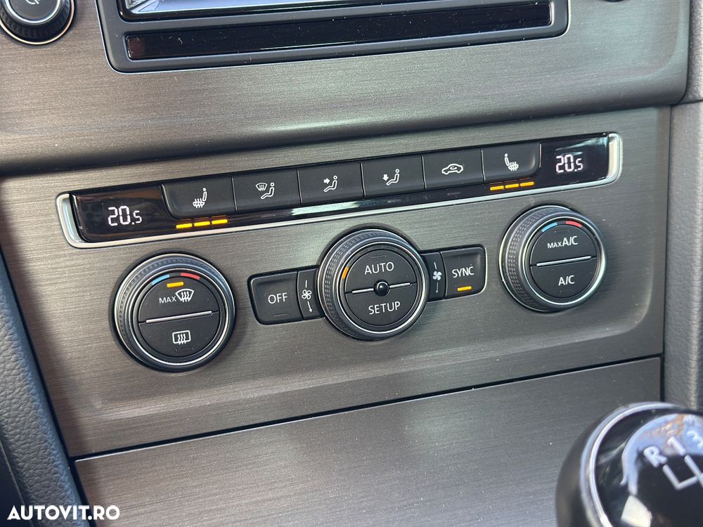 Volkswagen Golf - 26