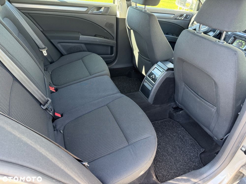 Skoda Superb 2.0 TDI Ambition - 26