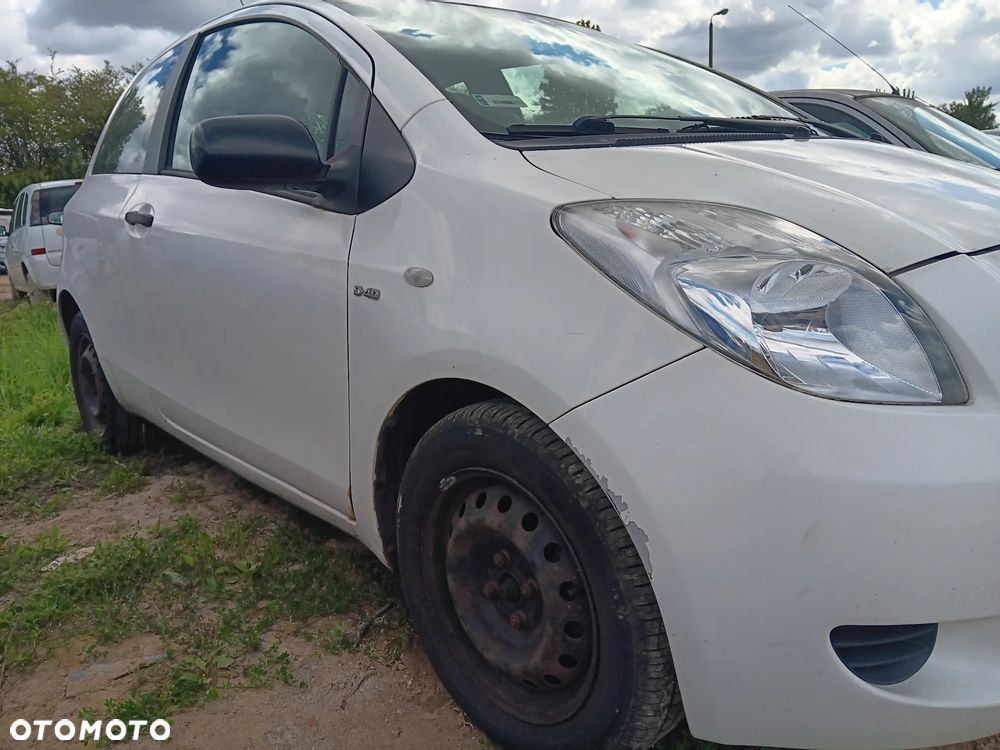 027 / TOYOTA YARIS / NA CZĘŚCI / - 2
