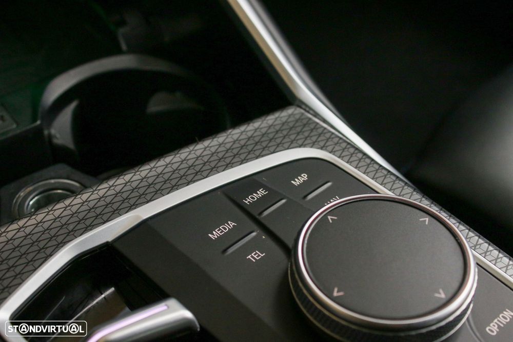 BMW 330 e Pack Desportivo M Auto - 41