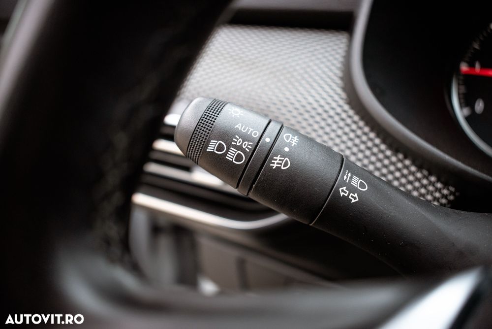 Dacia Logan TCe 90 MT6 Comfort - 28