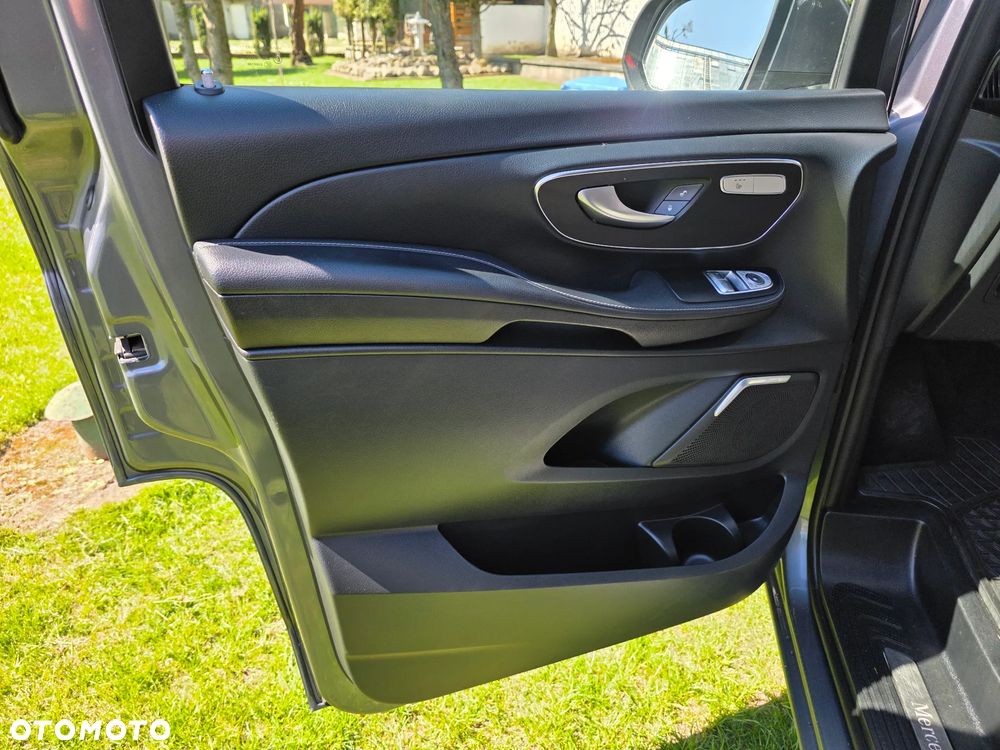 Mercedes-Benz Klasa V 220 CDI Avantgarde 7G-Tronic (ekstra d³) - 23