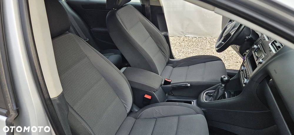 Volkswagen Golf 1.6 Comfortline - 14