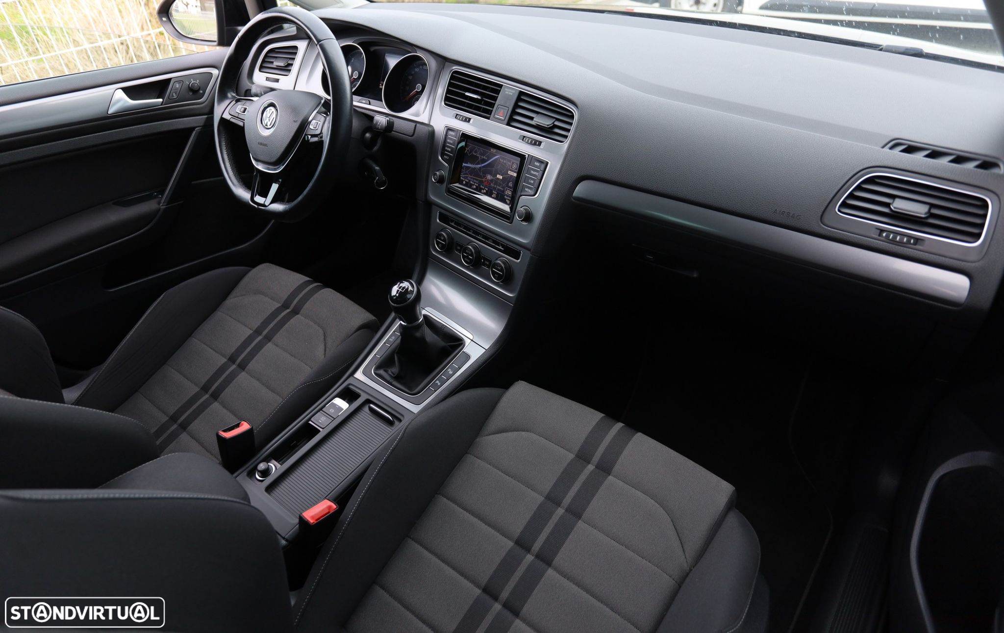 VW Golf 1.6 TDi Highline - 20