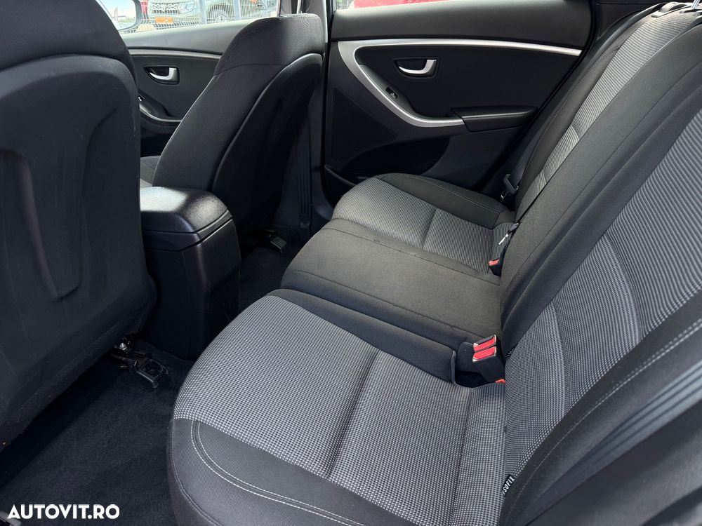 Hyundai i30 1.4 blue Comfort - 12
