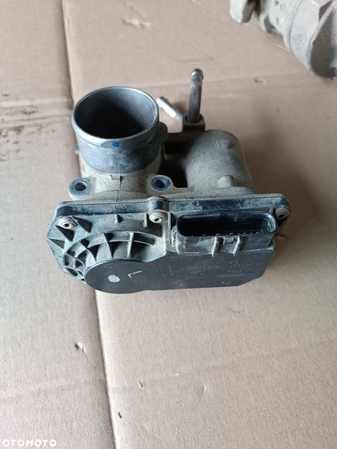 MITSUBISHI COLT CZ3 04- 1.1i PRZEPUSTNICA POWIETRZA MN149258 - 1