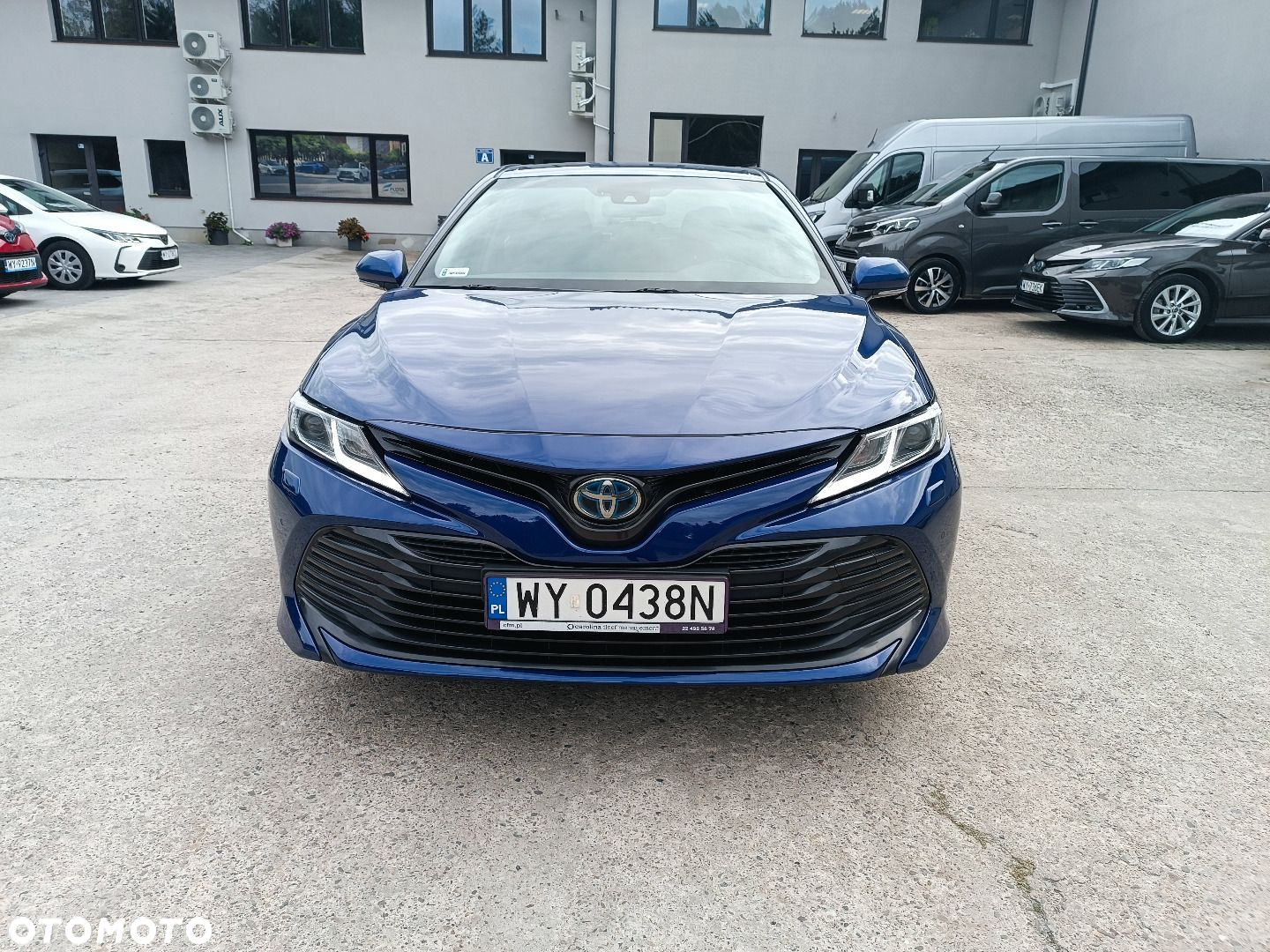 Toyota Camry - 3