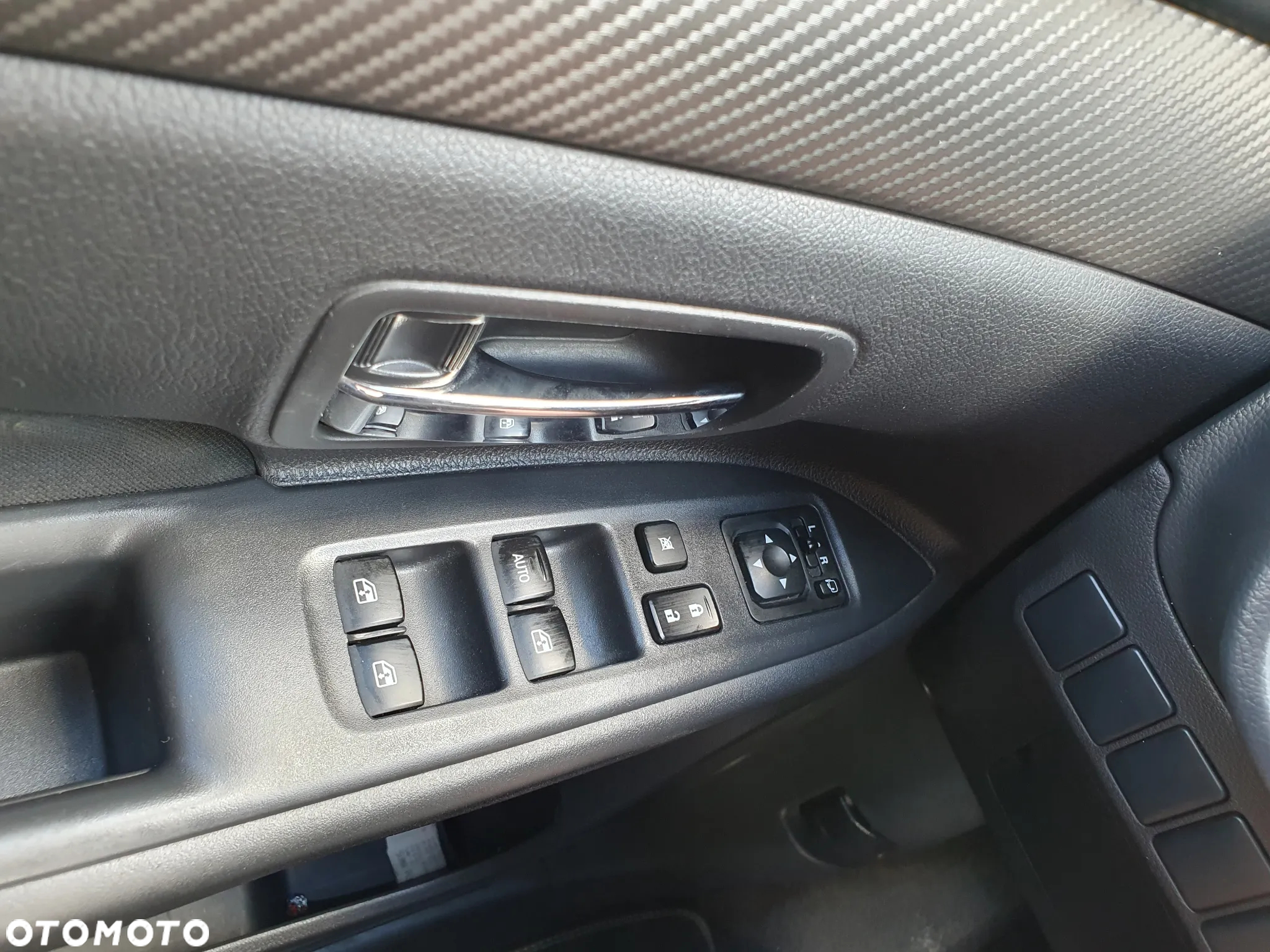 Mitsubishi Outlander 2.2 DID Intense + 4WD - 39