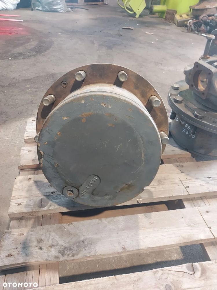 Zwrotnica zwolnica lewa 7400602861 Massey Ferguson 7600 7700 - 4