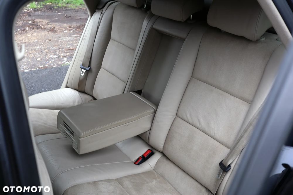 Audi A6 Avant - 30
