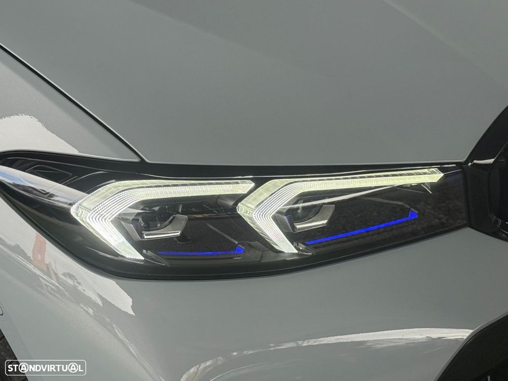 BMW 330 e Pack Desportivo M Auto - 23