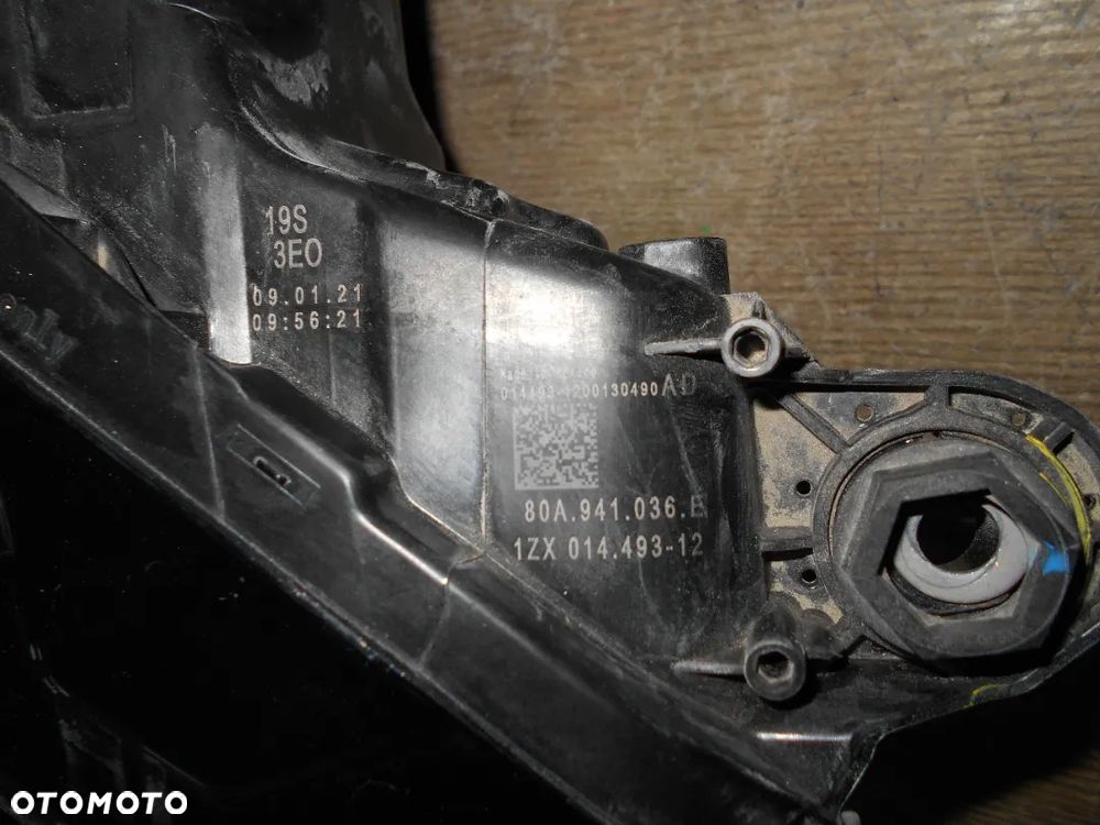 AUDI Q5 80A LAMPA PRAWY PRZÓD EUROPA 80A941036E - 3