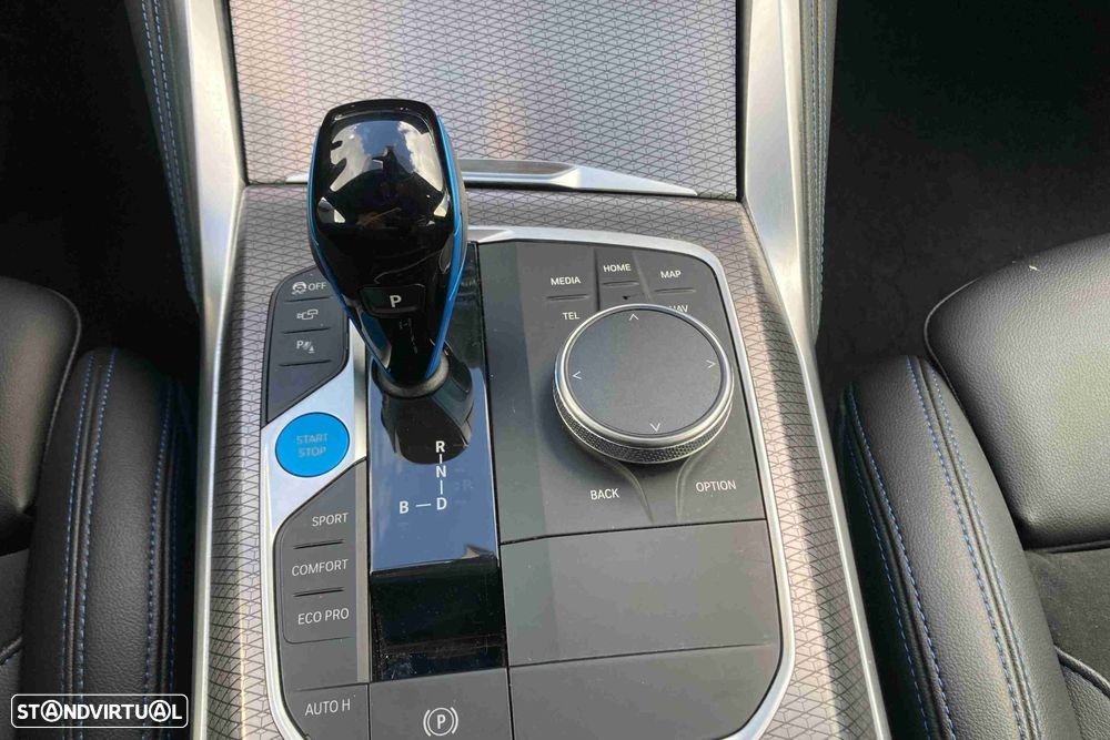 BMW i4 eDrive40 Desportiva M - 19