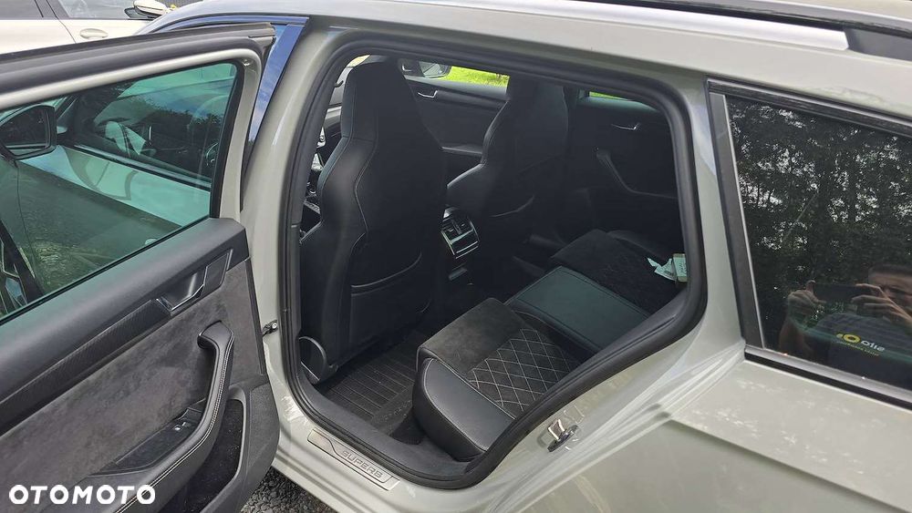 Skoda Superb 2.0 TDI SCR 4x4 Sportline DSG - 4