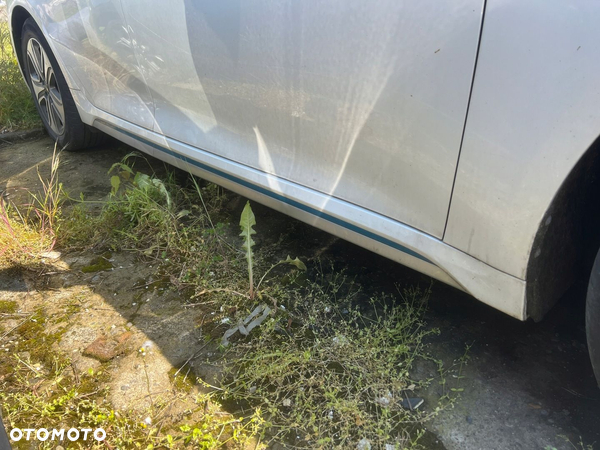 KIA OPTIMA IV KOMBI HYBRID 17-19 LISTWA NAKŁADKA PROGU PRAWA KOLOR SWP
