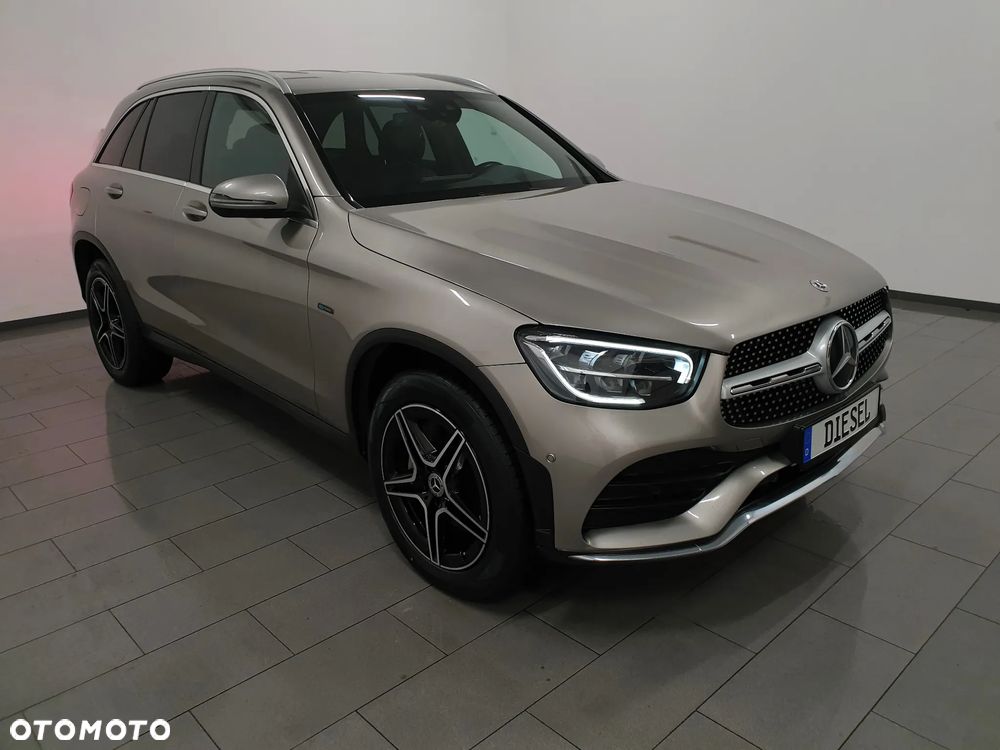Mercedes-Benz GLC 300 de 4Matic 9G-TRONIC AMG Line Plus - 4
