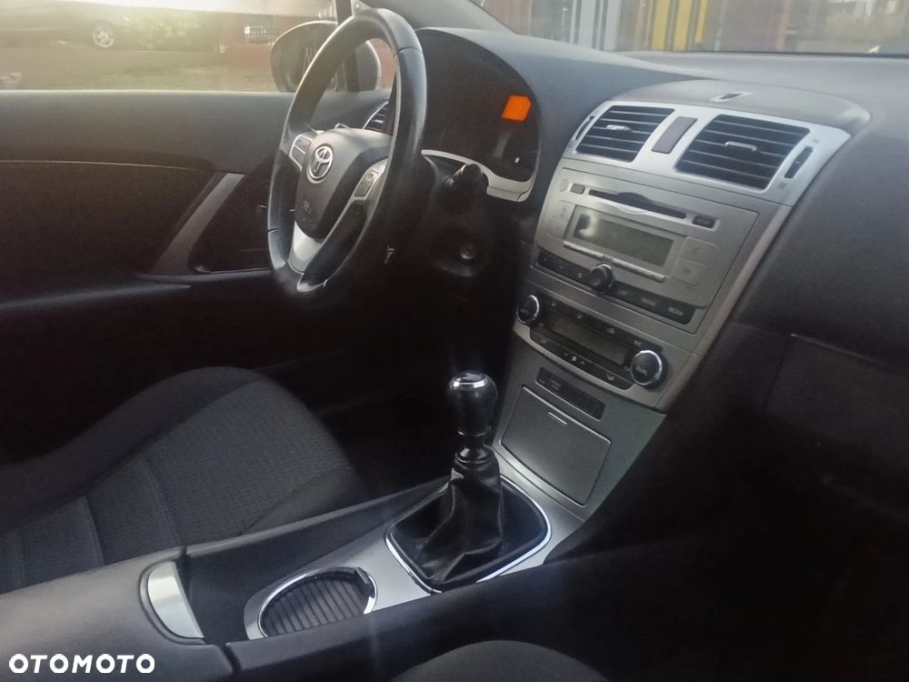 Toyota Avensis 2.0 D-4D Luna - 7