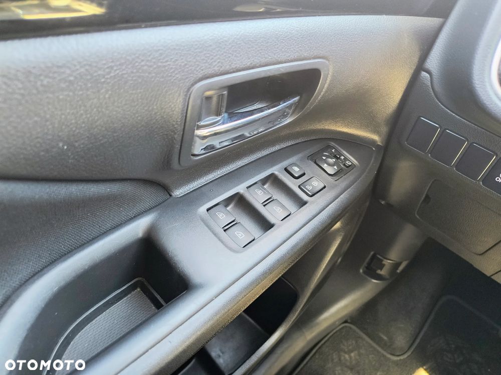 Mitsubishi Outlander 2.0 Intense + 4WD CVT - 25