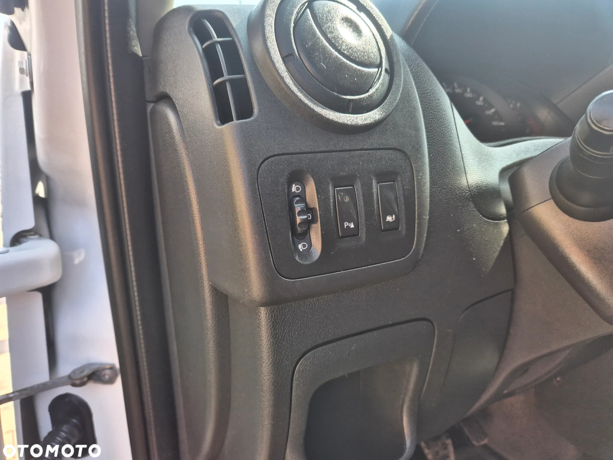 Renault MASTER L3H2 2.3 145KM BRYGADÓWKA 7 OSÓB KLIMA SPROWADZONY NAVI KAMERY - 36