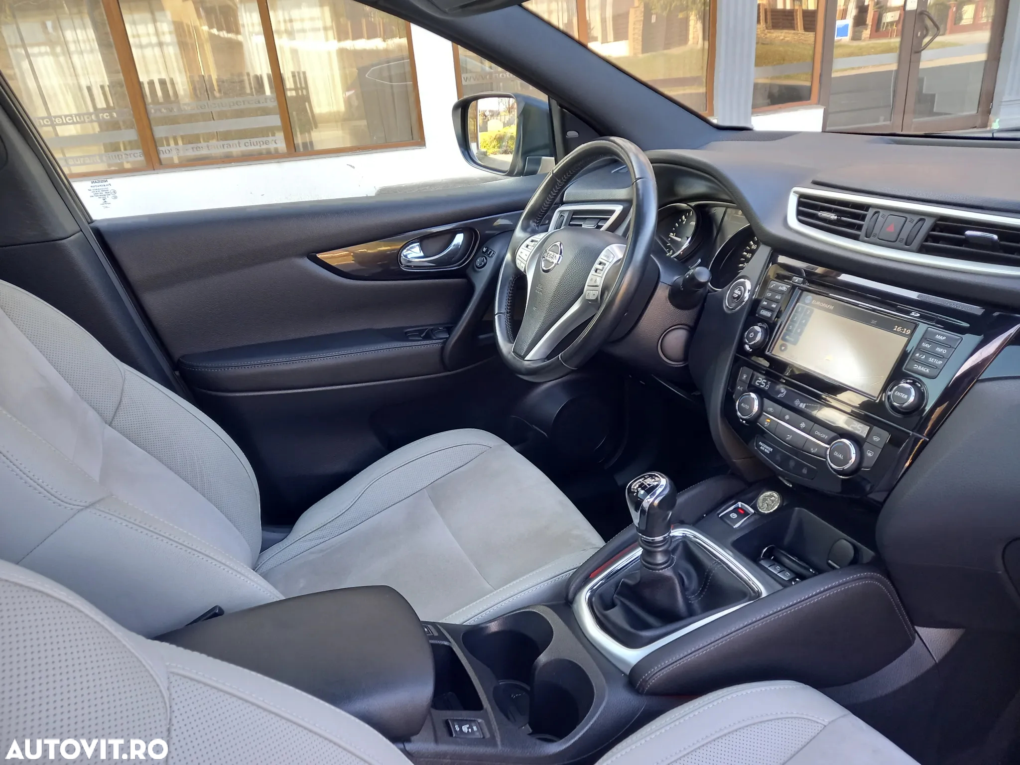 Nissan Qashqai 1.6 DCI Start/Stop 4X4-i Tekna - 6