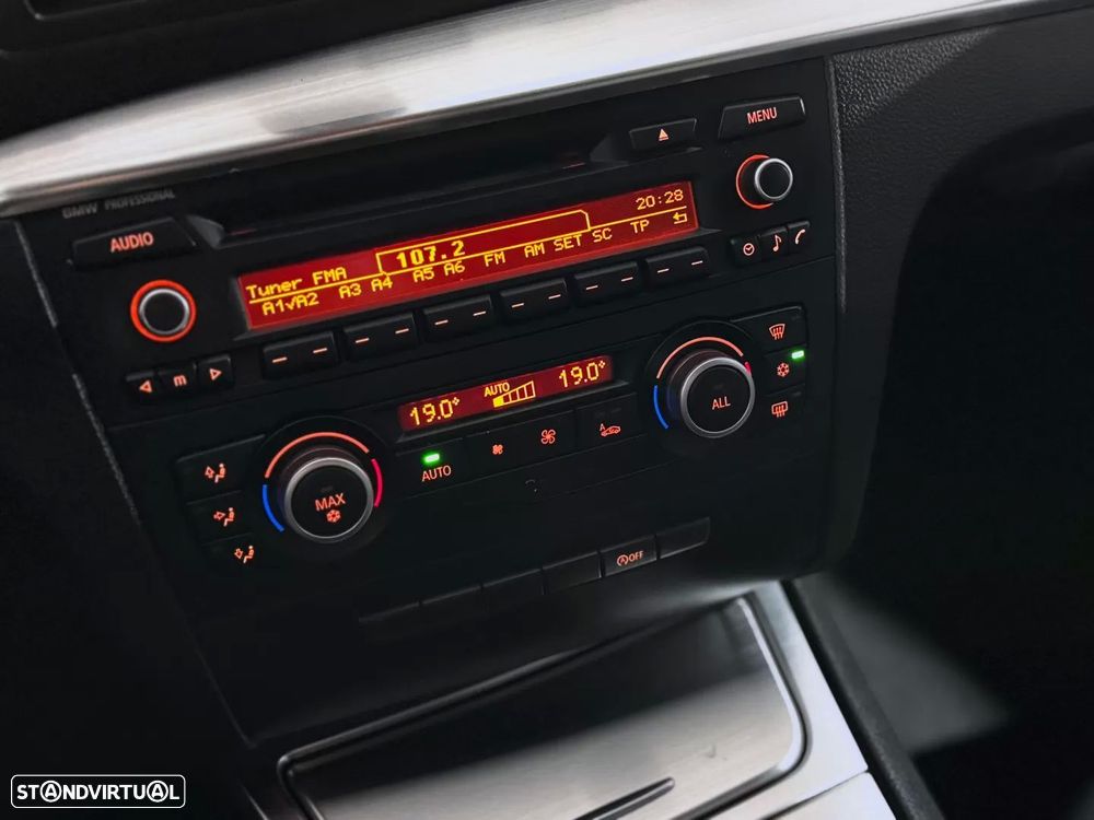 BMW 118 d Pack M - 12