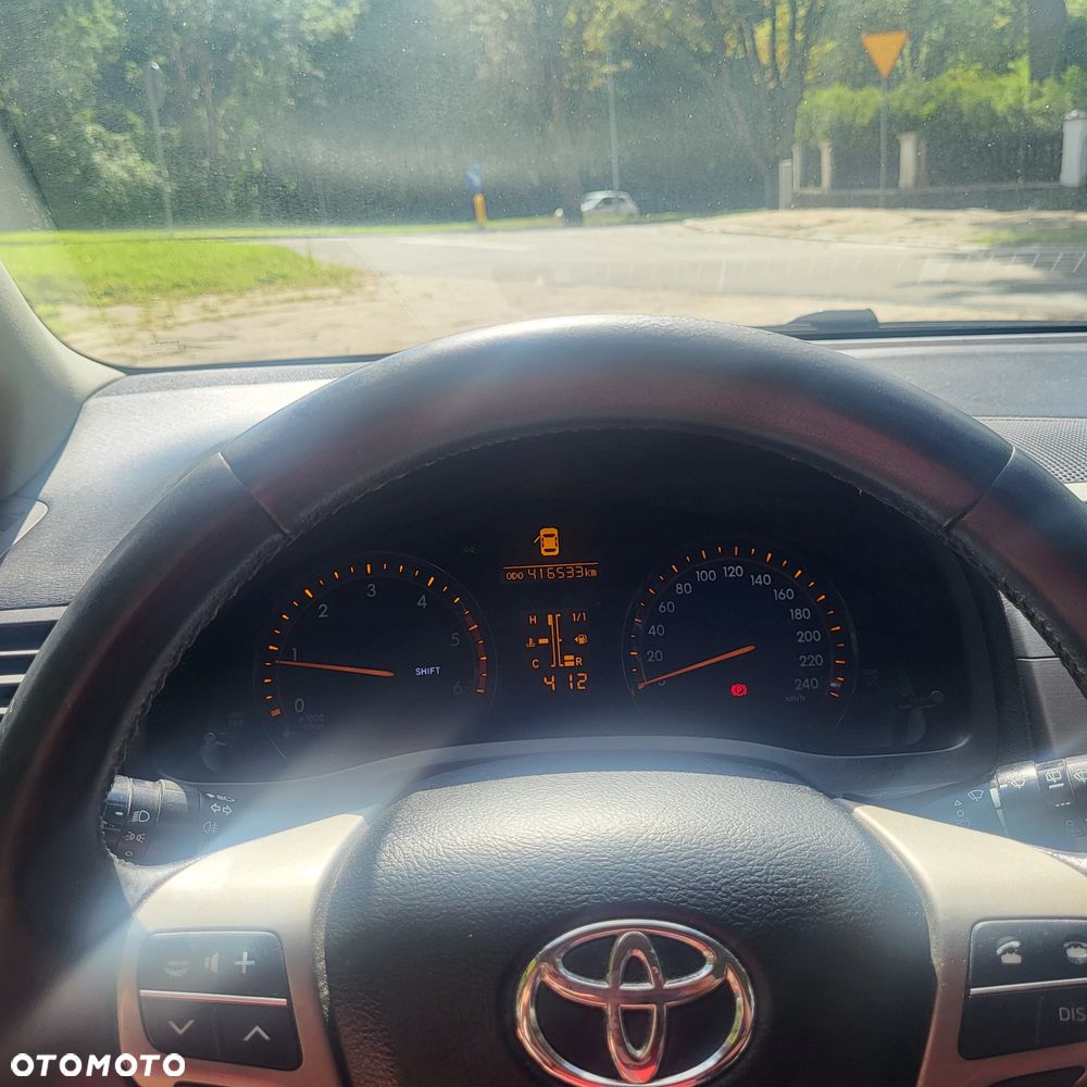 Toyota Avensis - 5