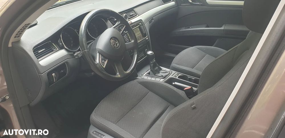 Skoda Superb 2.0 TDI Ambition - 7