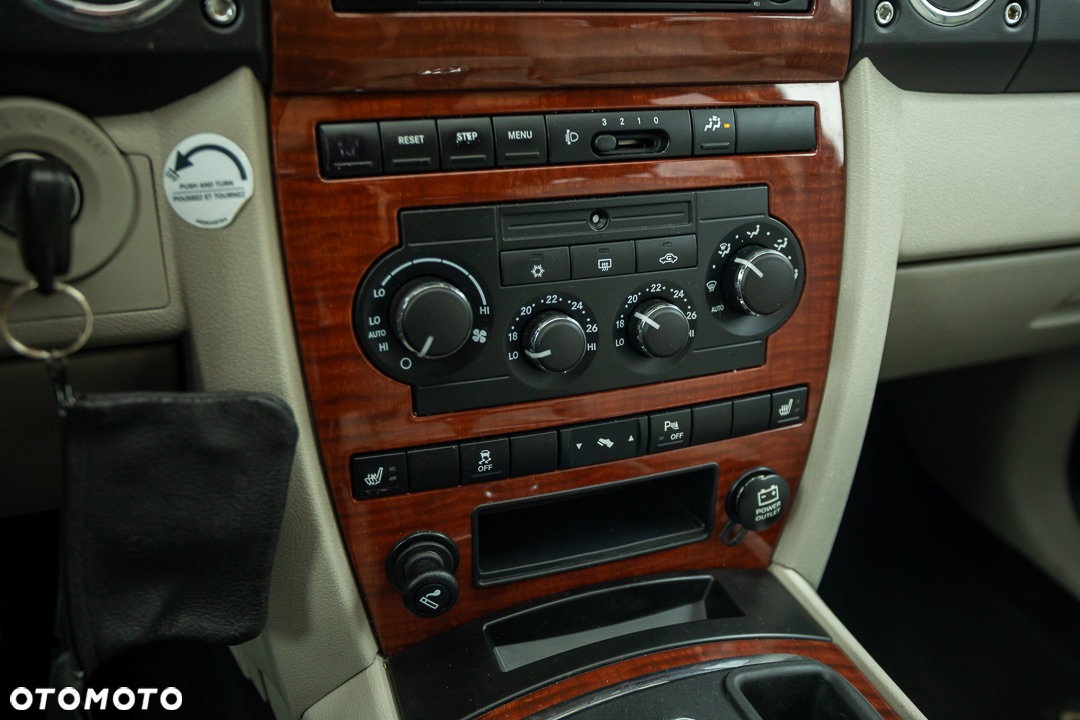 Jeep Commander 3.0 CRD DPF Automatik Sport - 23