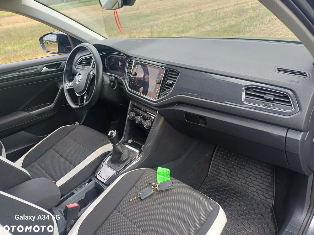 Volkswagen T-Roc - 15